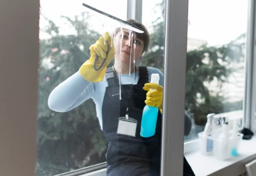 Nettoyage de vitres intérieures et extérieures à Chouday